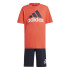 Conjunto adidas Set Infantil Pequeno logótipo Essentials e calções vermelhos